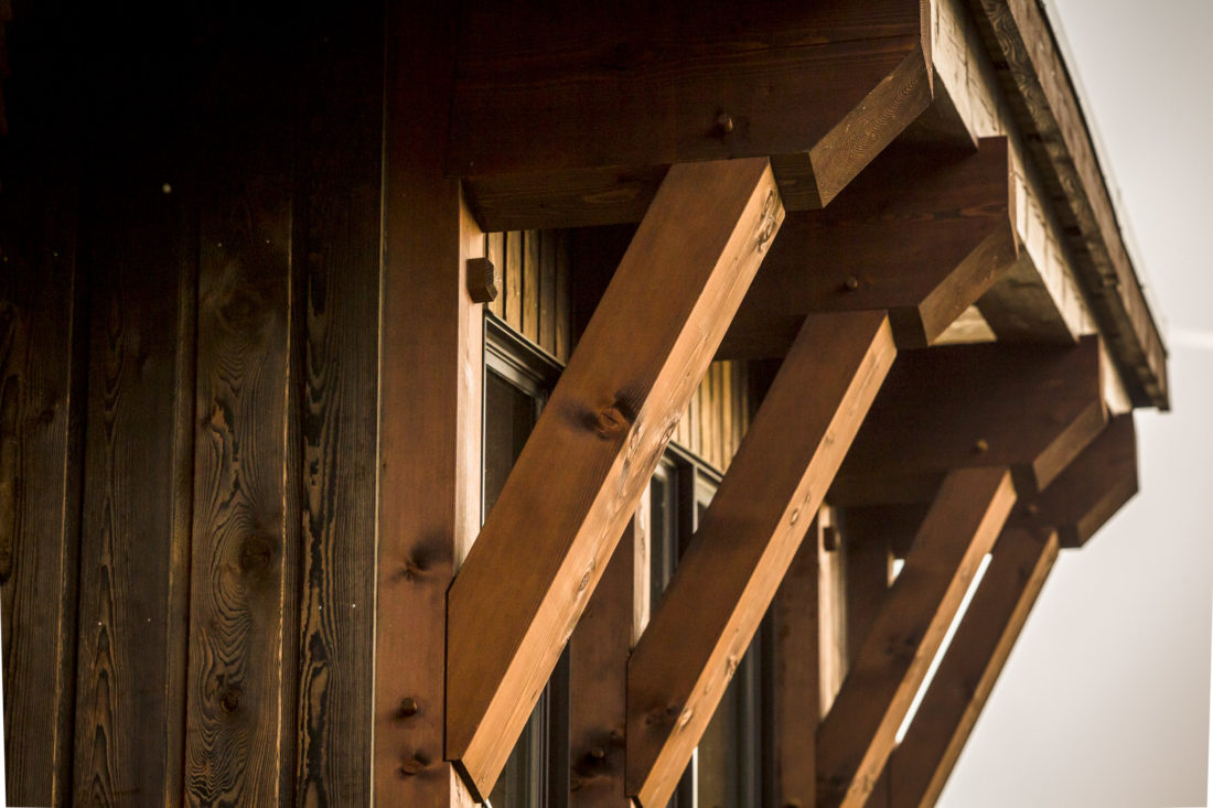 Gorgeous woodsy post and beam home cabin in Fernie BC.
