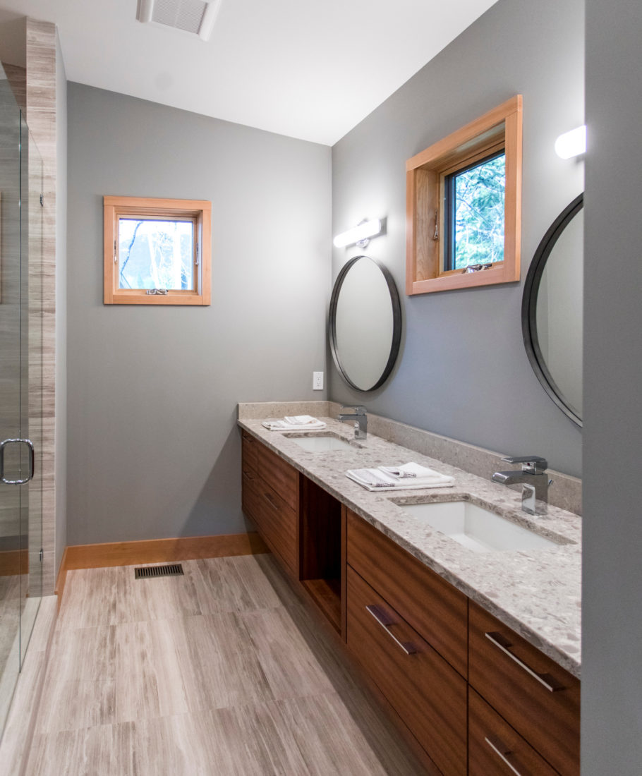 Karlos, built by Elk River Mountain Homes.   Photo: @MKuhnPhoto