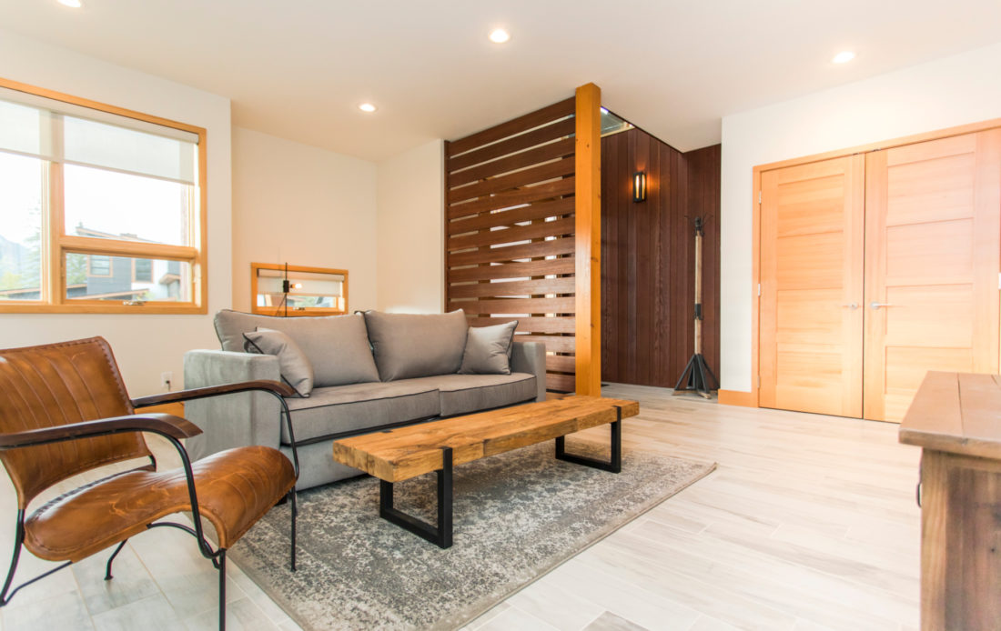 Karlos, built by Elk River Mountain Homes.   Photo: @MKuhnPhoto