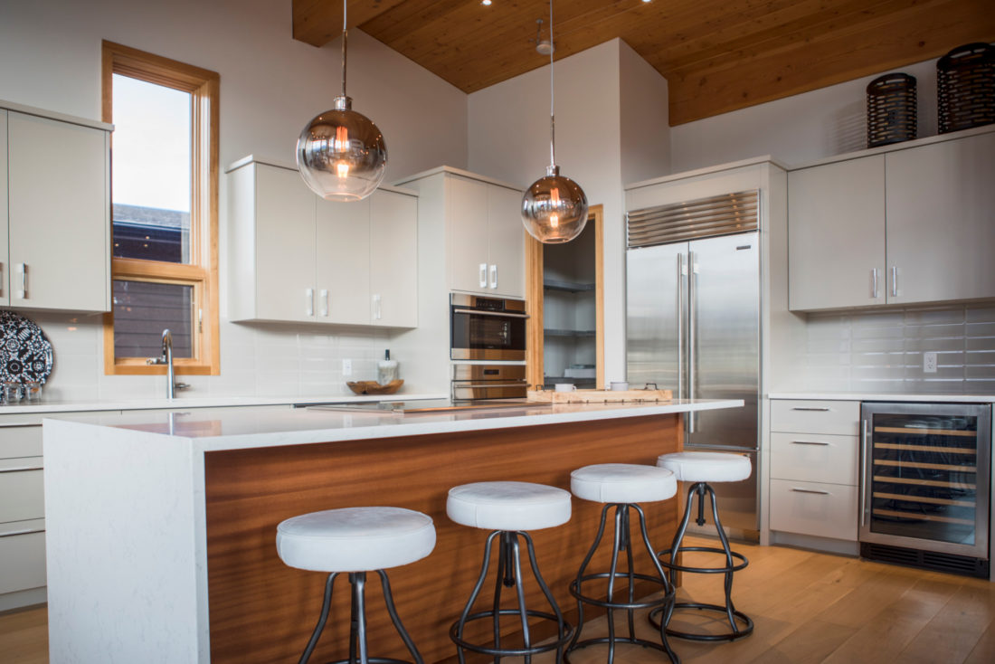 Karlos, built by Elk River Mountain Homes.   Photo: @MKuhnPhoto