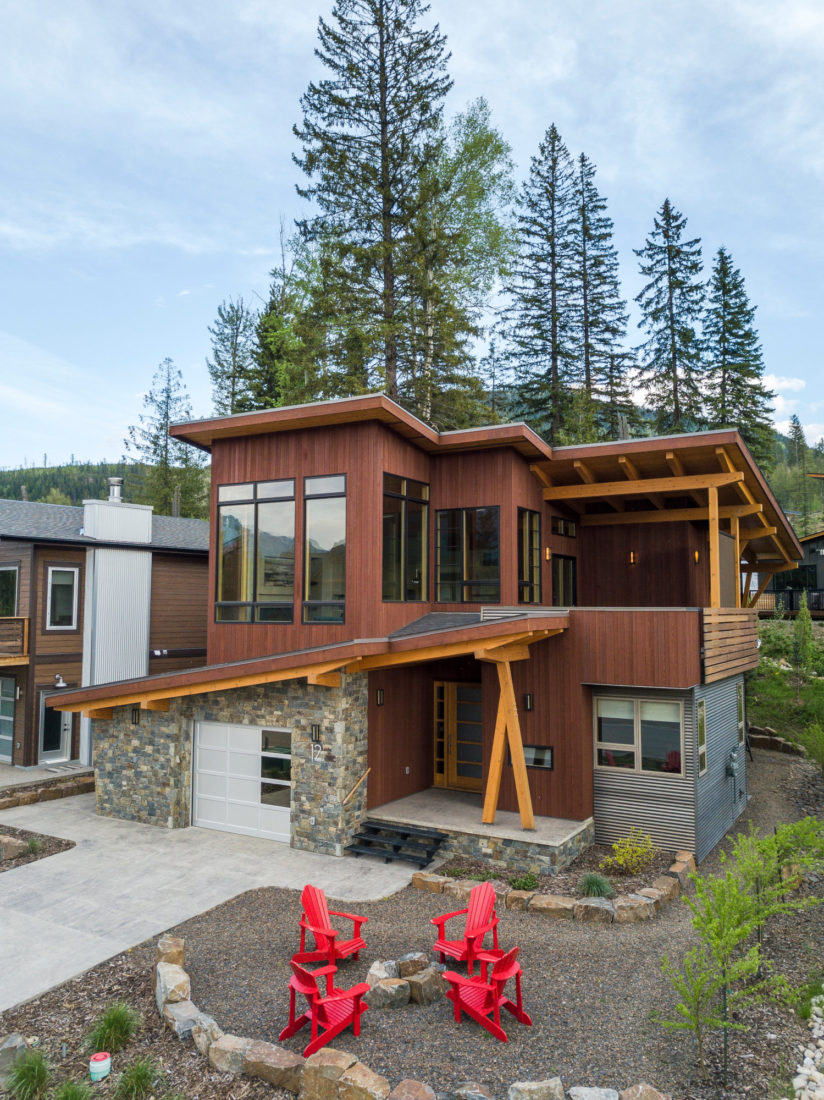Karlos, built by Elk River Mountain Homes.   Photo: @MKuhnPhoto